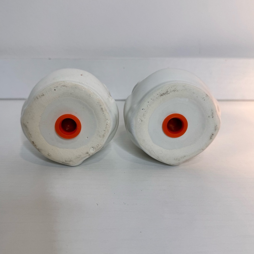 White Vintage Ceramic Pig Salt & Pepper Shakers - Picture 6 of 6